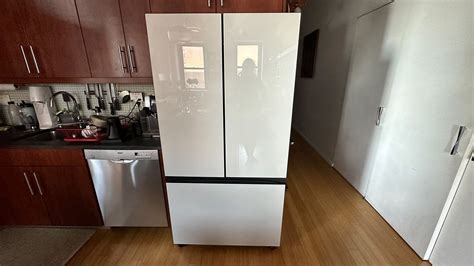 Use the Samsung BESPOKE refrigerator Beverage。